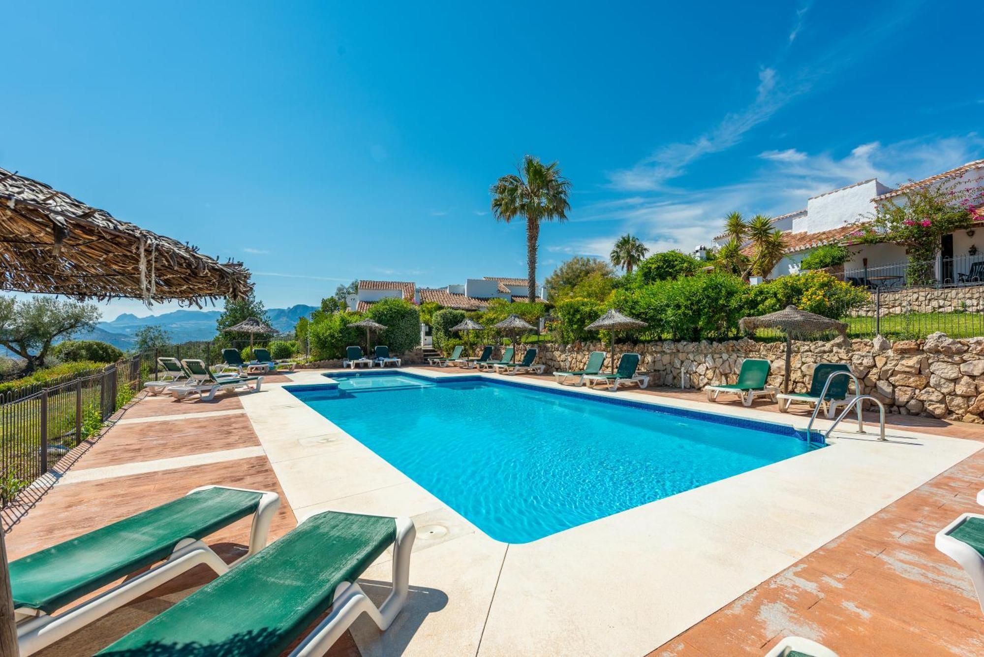 Cantueso Holiday Park Periana Екстер'єр фото